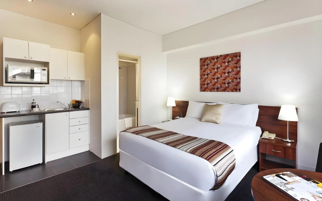Macleay Hotel