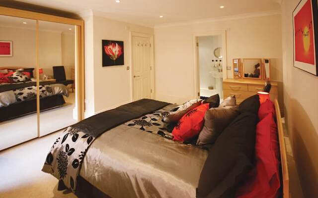 Langton Court Apartment