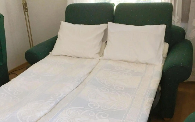 Tilava talo lähellä keskustaa