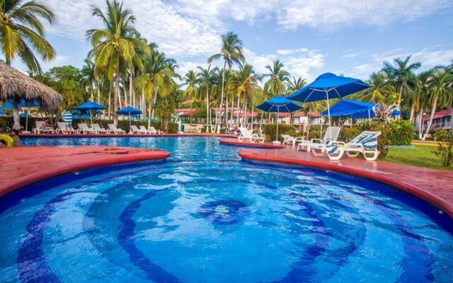 Qualton Club Ixtapa - All Inclusive