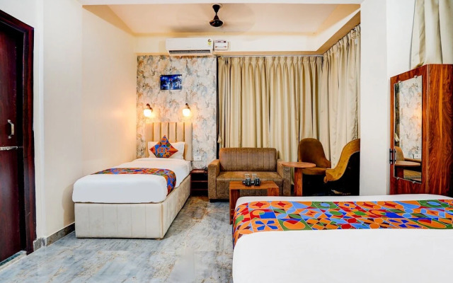 Fabhotel Dream Palace I