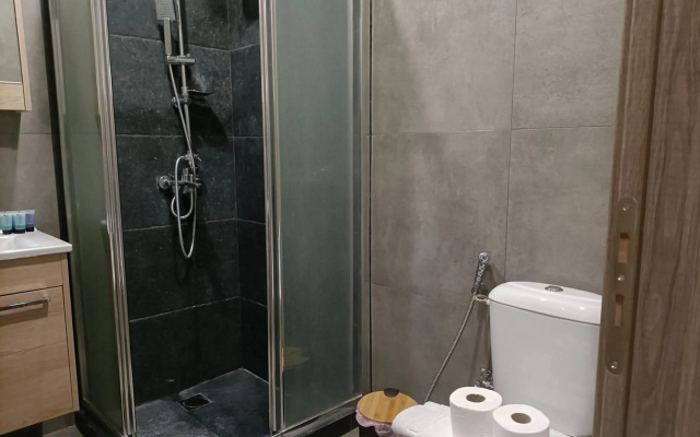 Modern Comfy Apartment near Metro