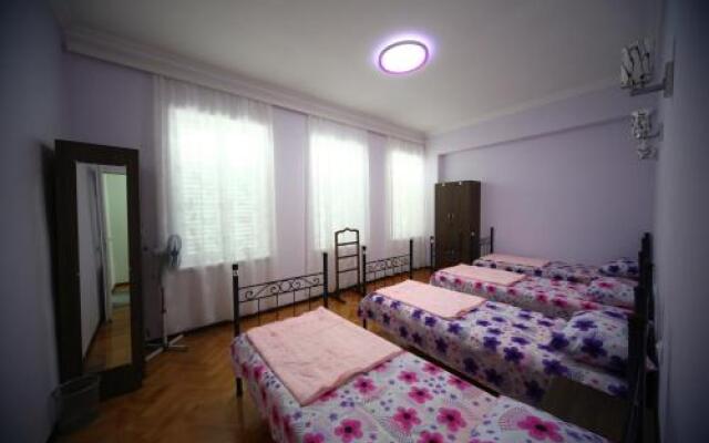 Georgianize Yourself Hostel