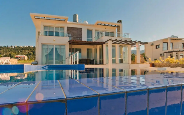 Villa Ocean View by Amy Villas