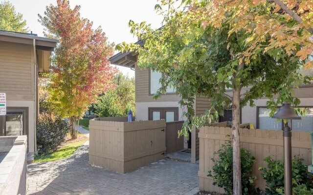 Four Seasons #4 - 2 Br Condo