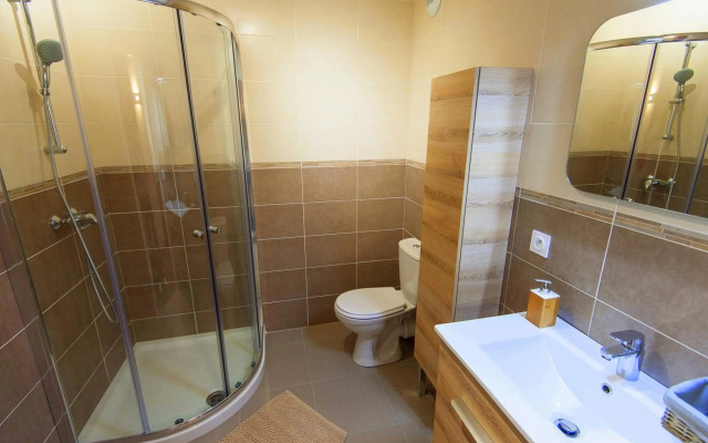 Villa Serafina Apartments