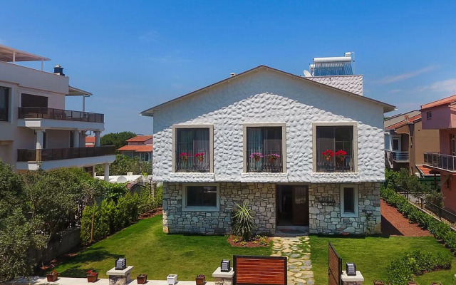 Huzurla Otel