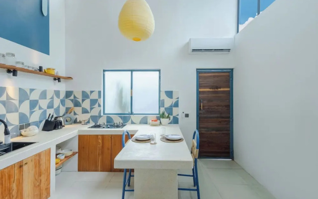 Studio Santorini - 1 BR Loft in Canggu