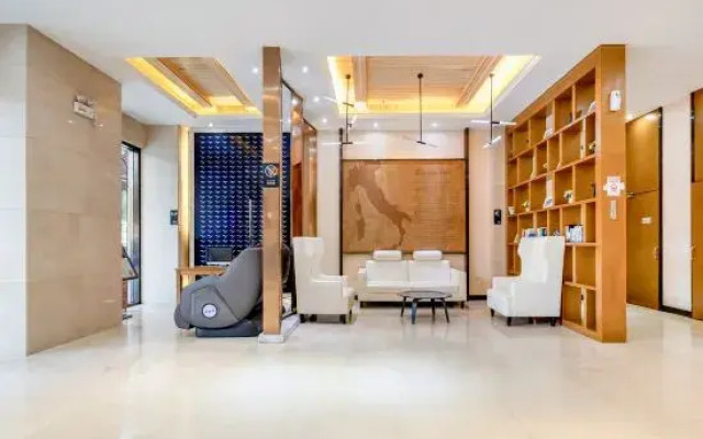 Yeste Hotel (Baise High-Speed Railway  Station)