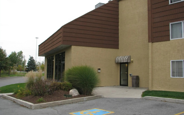 Travelodge by Wyndham Ottawa East