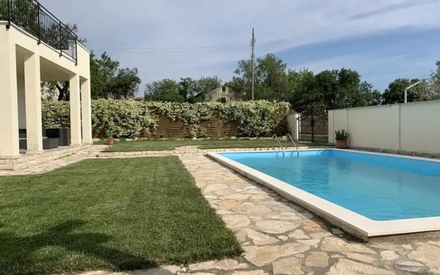 Peaceful Poolside Escape