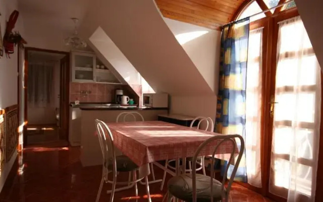 Jokai Apartments