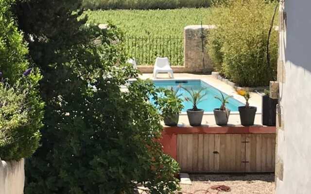 Serene Holiday Home in Domazan With Private Swimming Pool