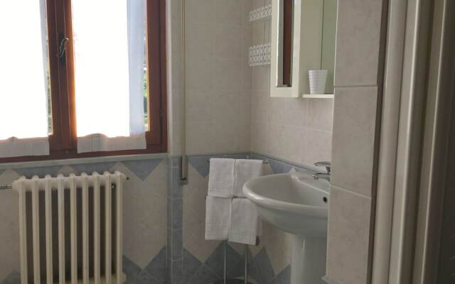 Valley View Apartment in Ameglia near Historical Center with Garden
