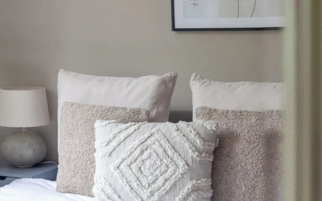 The Canary Wharf Flat
