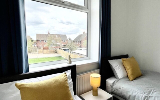 Worksop Newly Refurbished 3-bedroom House