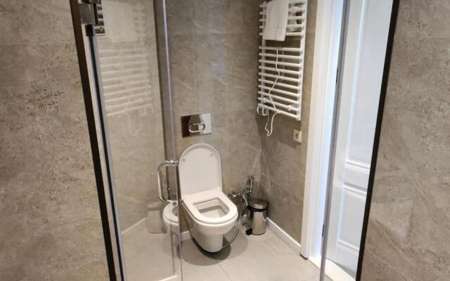 Leo Group BEST STUDIO 2309 Alliance Palace