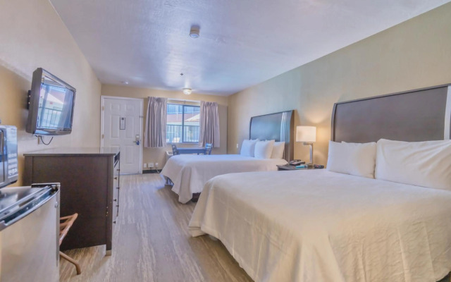 The Oakhurst Inn at Yosemite