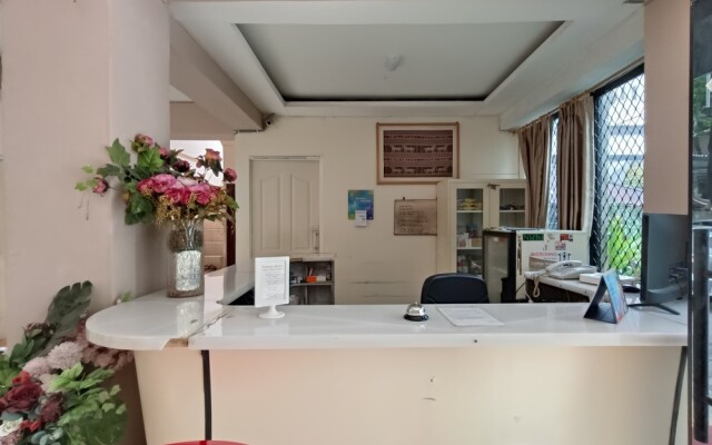 RedDoorz @ Fortune Hotel Jalan Walanda Maramis Manado