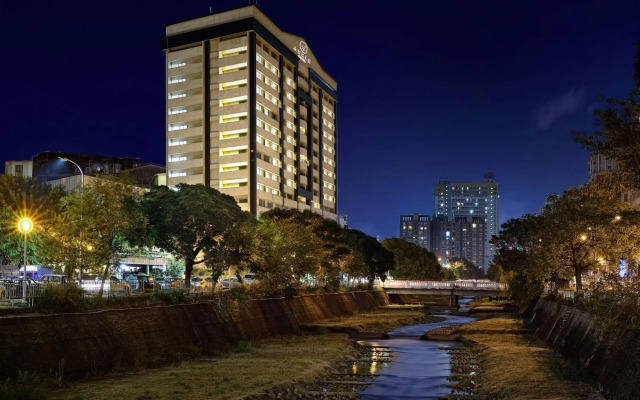 Aeris International Hotel