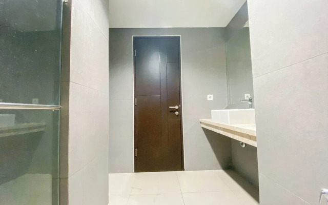 Pleasurable 1BR Apartment Patraland Amarta