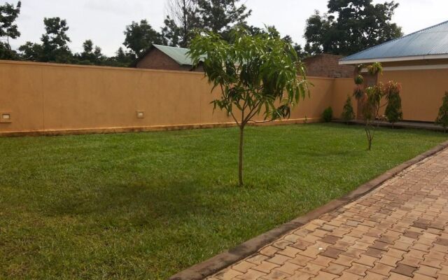Lira Tasha Hotel