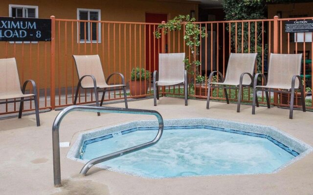 Quality Inn & Suites Anaheim At The Park