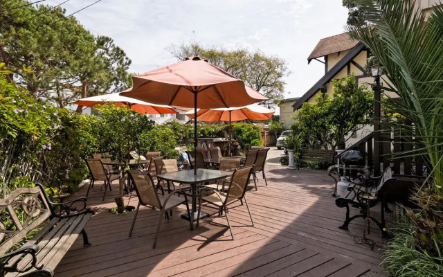 Old Yacht Club Inn Vacation Rentals
