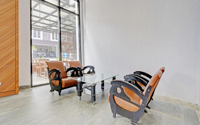 Capital O 2242 Hotel Rahayu