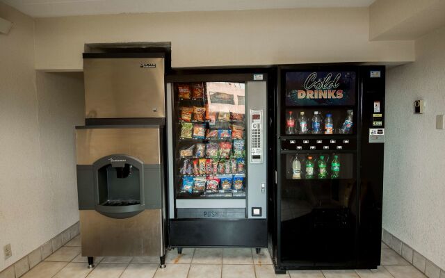 Red Roof Inn PLUS+ Chicago - Naperville