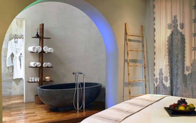 The Giri Residence Hotel & Spa