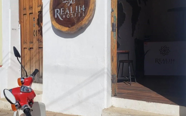 Real 114 Hostal - Hostel