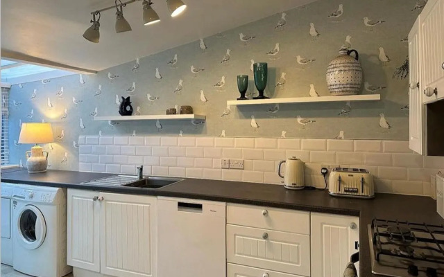 No33 Seagull Cottage