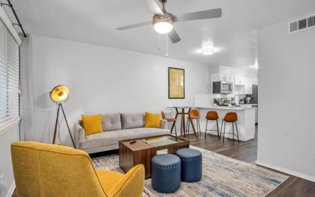 West University- 2BR- Parking- WiFi