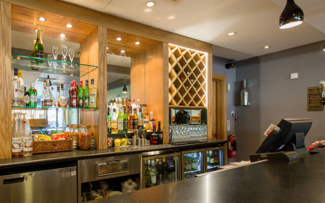 Hampshire Court Hotel & Spa