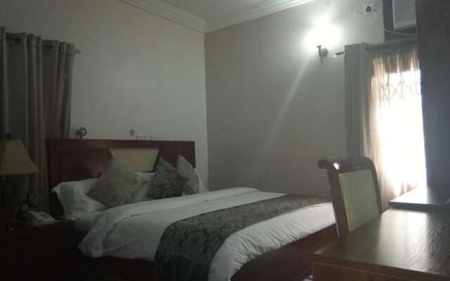 Paris Choice Hotels & Resort Wuse