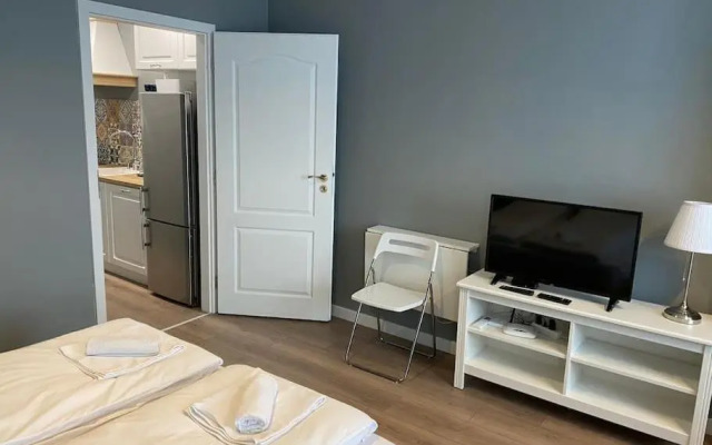 Manhattan Studio with workplace/ Student City
