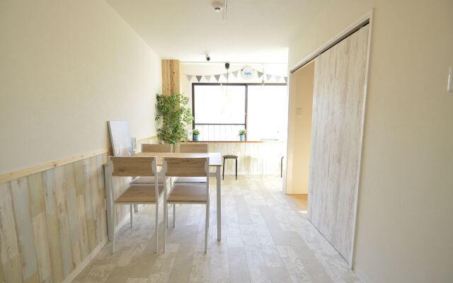 R Guest House - Hostel