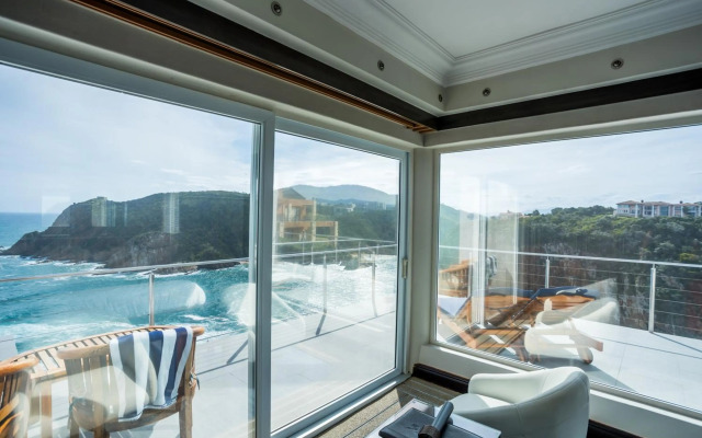 Head over Hills Luxury Retreat