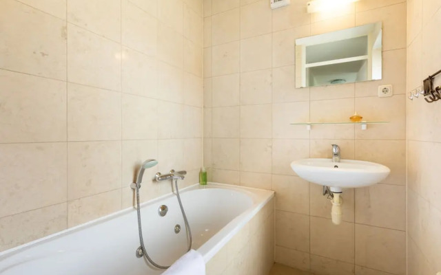 Detached Villa With Dishwasher Near the Sea