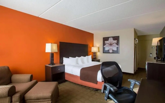 Riverfront Hotel