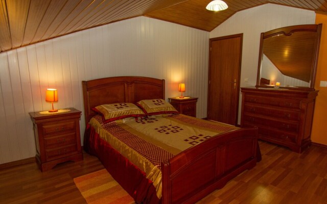 Feel Like in Each in our Little House