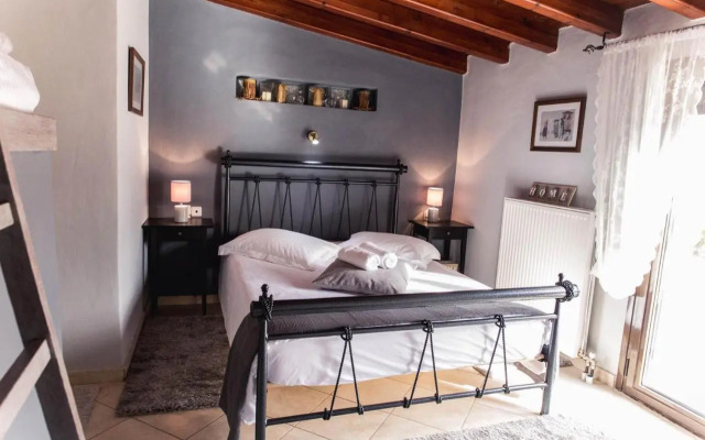 Forest View Apartment