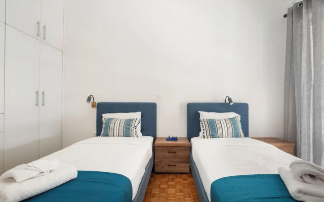 Glimmer 2-Bedroom Apartment in Athens