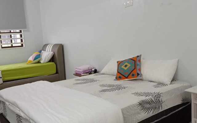 Sky Family& Friends Gathering Ipoh Corner Lot -13-18 pax – Guest Rooms – Ipoh