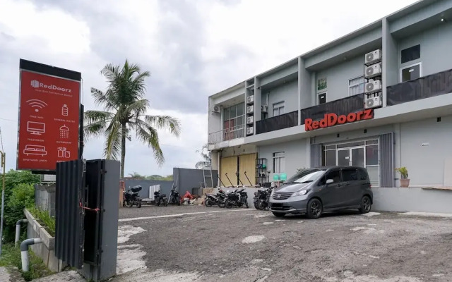 RedDoorz near Exit Toll Sirkuit Sentul
