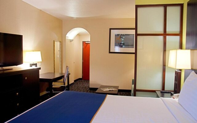 Super 8 by Wyndham Irving/DFW Apt/North