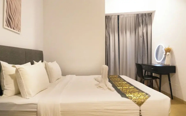 Moonway Luxury Suites At Eaton Residence