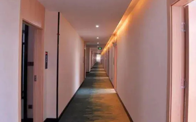 GELI Hotel (Xuzhou Olympic Sports Center)