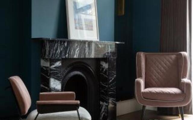 Chalcot Road Iv By Onefinestay